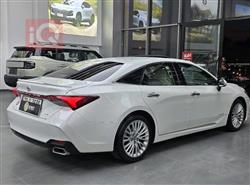 تويوتا أفالون